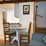 بيت للعطل The Snug *